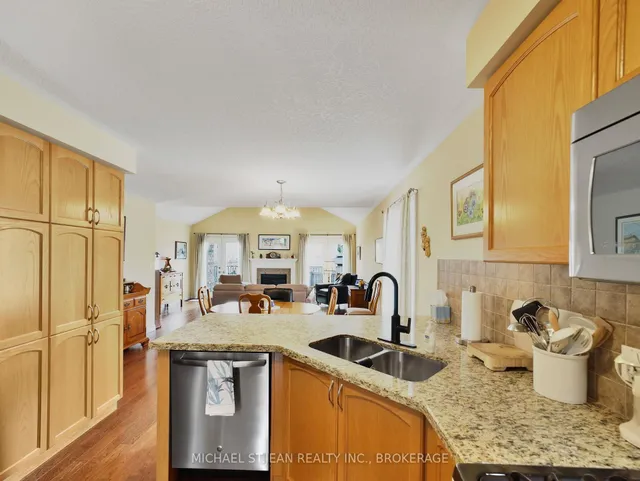 Additional image 19 of 81 Bellagio Ave