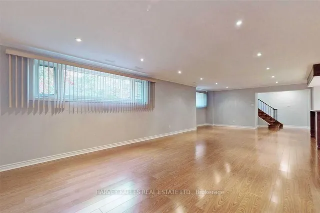 Additional image 31 of 8 Sandfield Rd