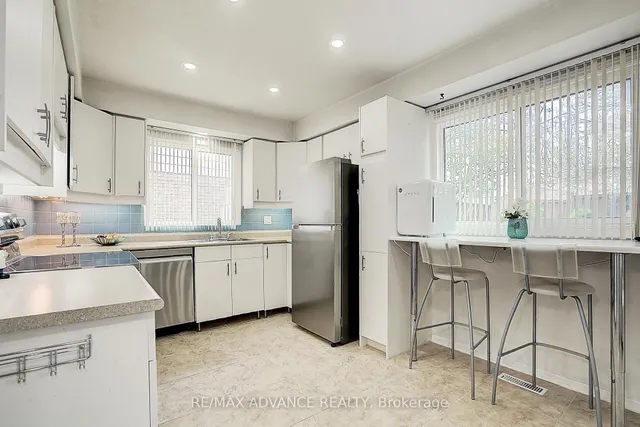 Additional image 16 of 86 Placentia Blvd