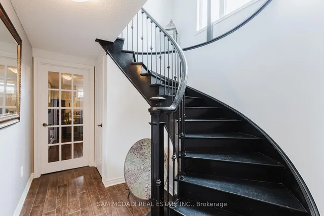 Additional image 34 of 700 Serafini Cres