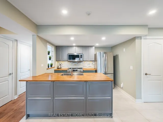 Additional image 7 of 1941 Queen St Unit 301