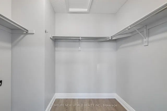 Additional image 17 of 4884 Capri Cres