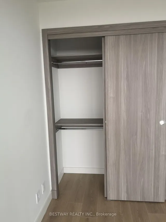 Additional image 3 of 27 McMahon Dr Unit 1505