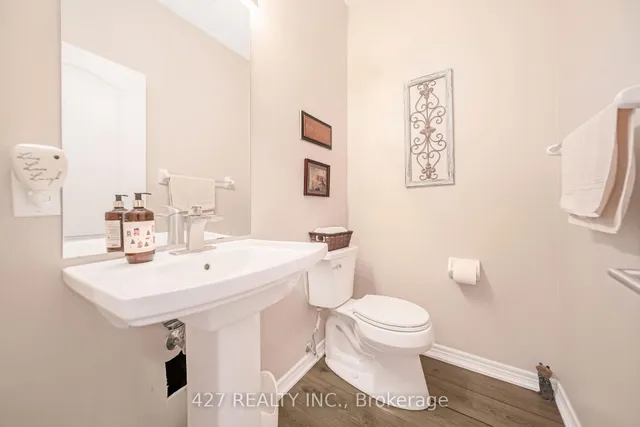 Additional image 41 of 38 Intrigue Tr