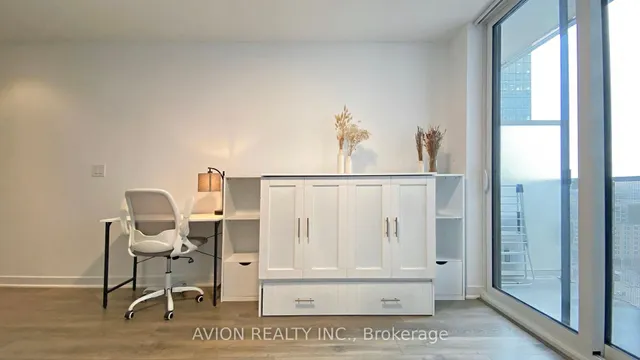 Additional image 11 of 88 Harbour St Unit Unit #1811