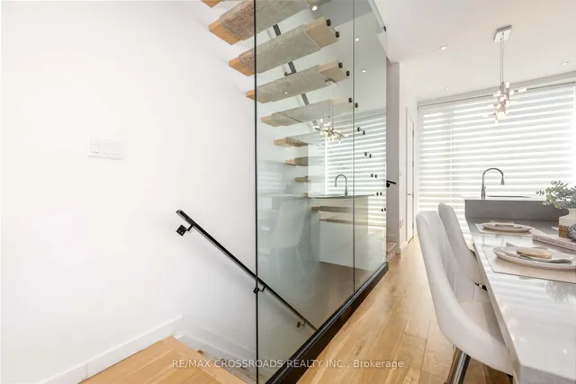 Additional image 7 of 536A Eglinton Ave