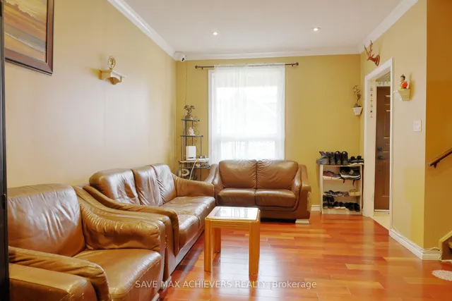 Additional image 6 of 1820 Dundas St