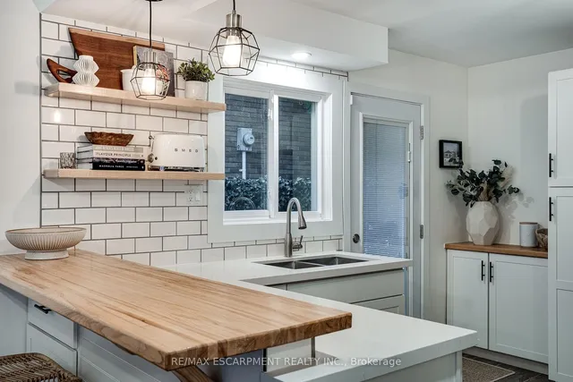 Additional image 23 of 157 LAURIER Ave