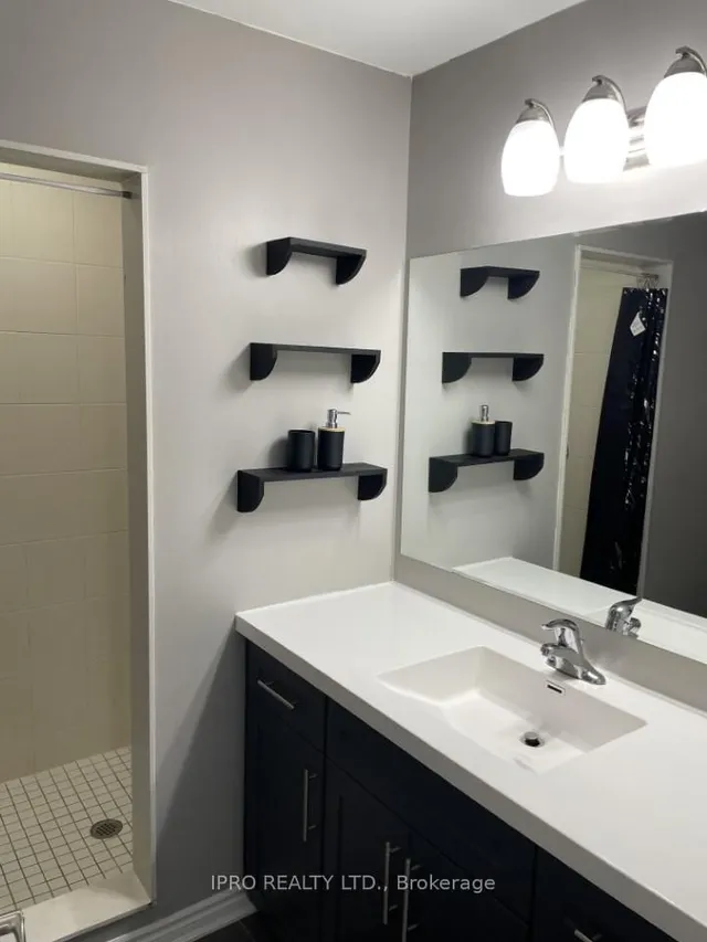 Additional image 14 of 1142 Duignan Cres