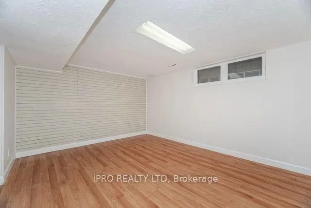 Additional image 34 of 42 Hillside Dr