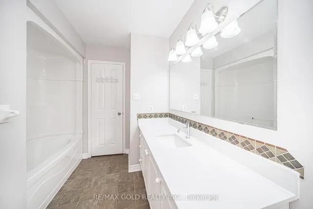 Additional image 32 of 170 Desert Sand Dr