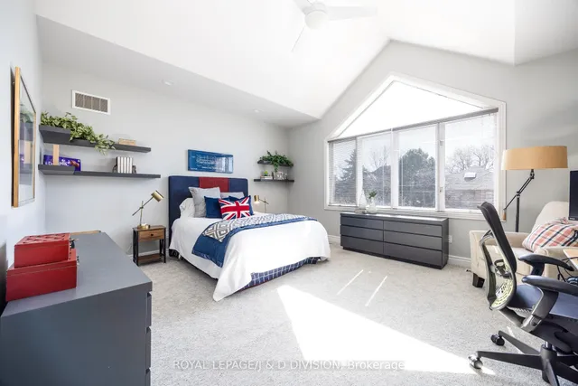 Additional image 17 of 42 Munro Blvd