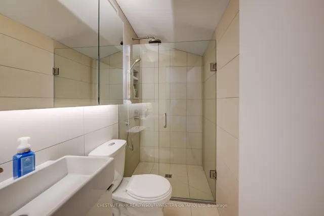 Additional image 17 of 23 Richmond Ave