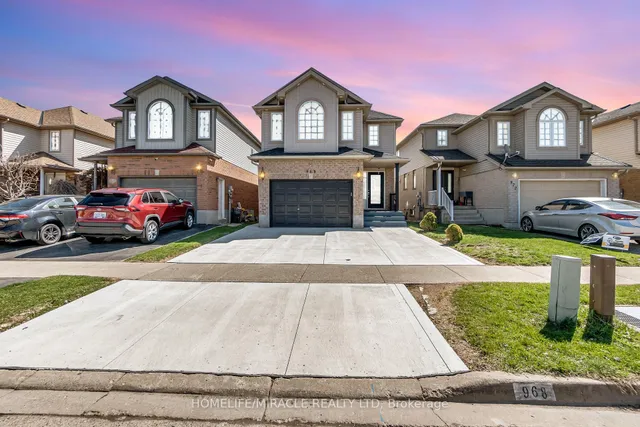 968 Copper Leaf Cres