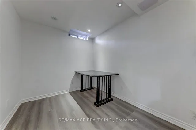 Additional image 25 of 1121 Sandhurst Circ Unit 20