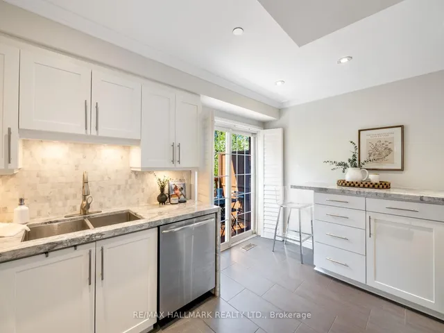 Additional image 13 of 1518 Queen St