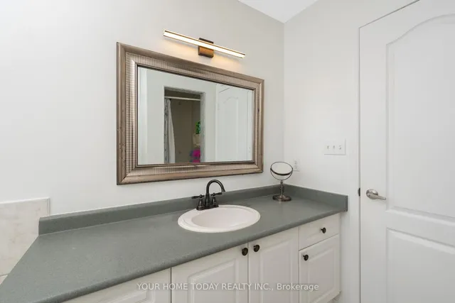 Additional image 33 of 828 Gazley Circ