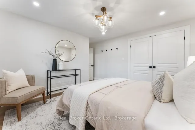 Additional image 17 of 307 South Crt