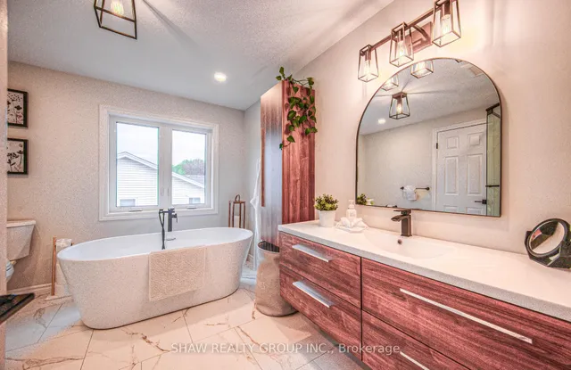 Additional image 29 of 210 Misty Crt