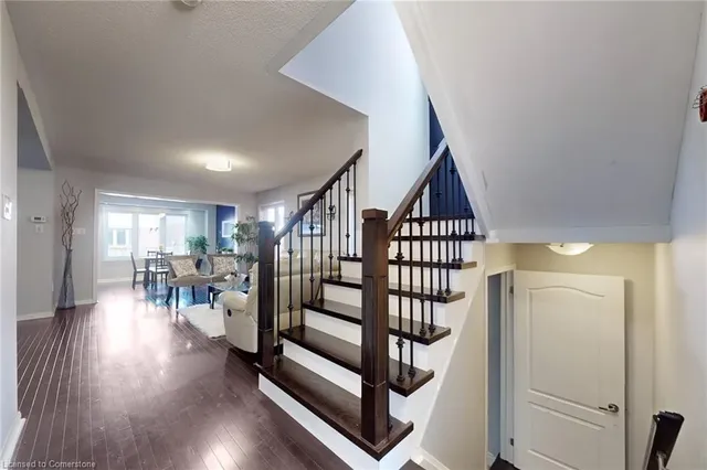 Additional image 21 of 125 Vanhorne Close