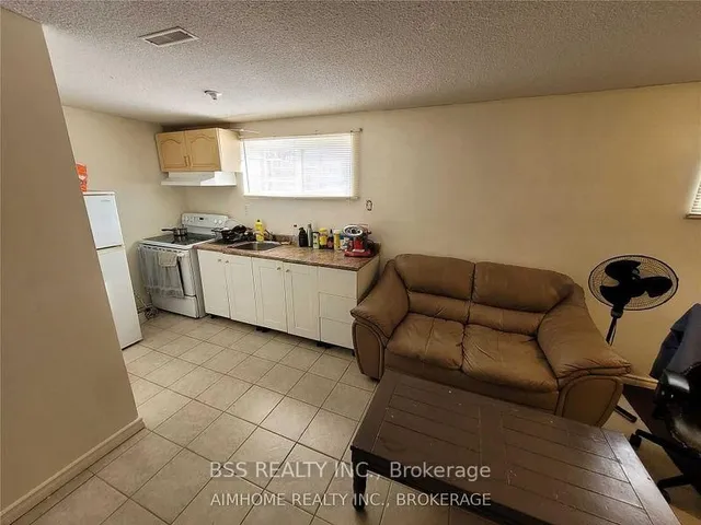 Additional image 5 of 3699 St. Clair Ave