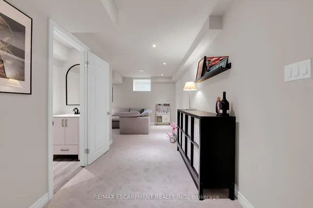 Additional image 37 of 137 Kinsman Dr