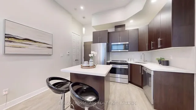 Additional image 19 of 28 Linden St Unit 201