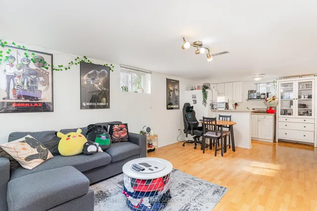 Additional image 17 of 21 Winston Grve