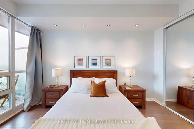 Additional image 15 of 219 Fort York Blvd Unit 2205