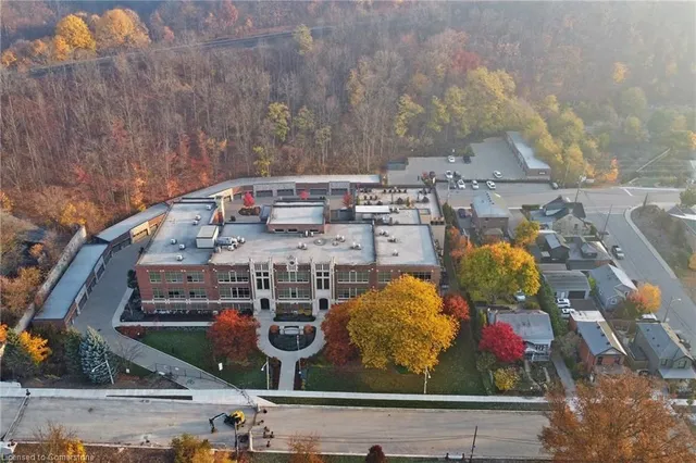 Additional image 33 of 397 King St Unit 108