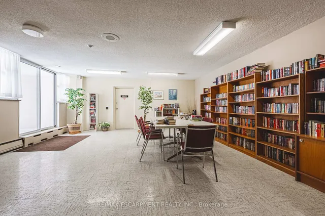 Additional image 27 of 975 WARWICK Crt Unit 706