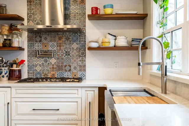 Additional image 13 of 121 Mohawk Rd