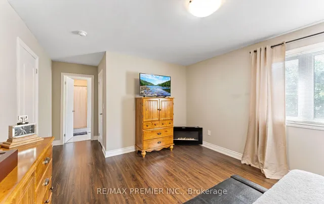 Additional image 17 of 21 Yvonne Ave