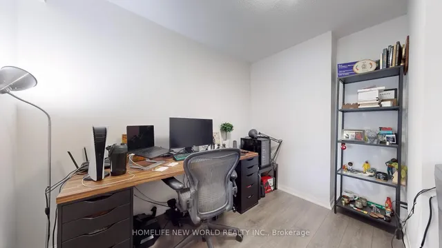 Additional image 10 of 400 Adelaide St Unit 717