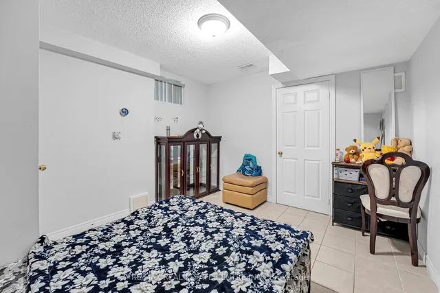 Additional image 47 of 26 Hefferon Crt