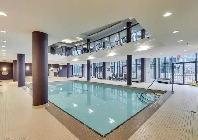 Additional image 29 of 219 Fort York Blvd