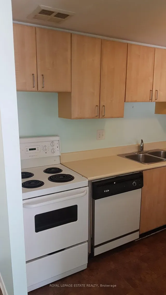 Additional image 6 of 61 Main St Unit 106