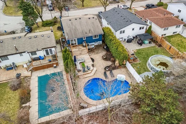 Additional image 31 of 692 Catalina Cres