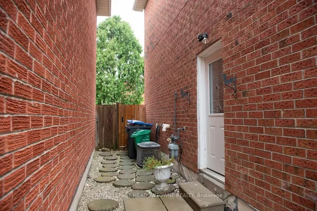 Additional image 27 of 32 Clarridge Crt