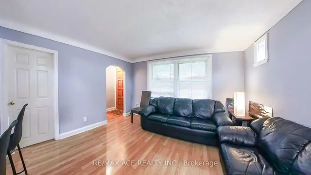 Additional image 7 of 114 Royal Ave