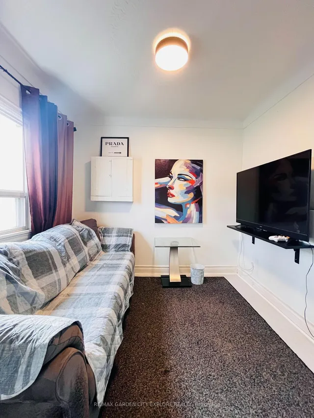 Additional image 5 of 515 Rennie St