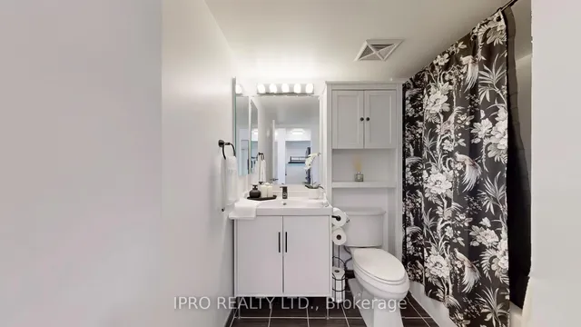 Additional image 27 of 125 Village Green Sq Unit 1606