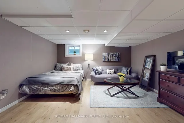 Additional image 39 of 99 Crossovers St