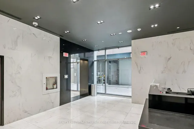 Additional image 4 of 39 Brant St Unit 309