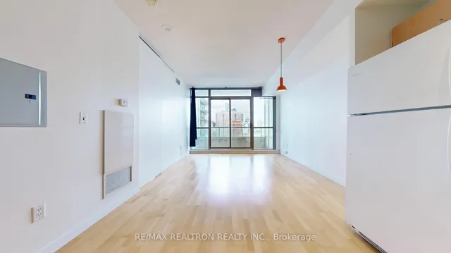 Additional image 10 of 281 Mutual St Unit 1506