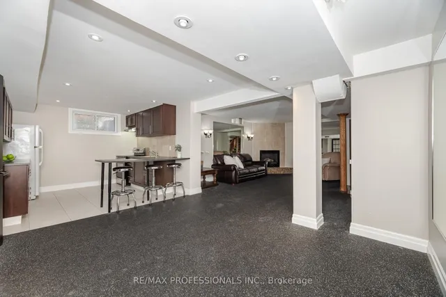 Additional image 27 of 52 Lorraine Cres