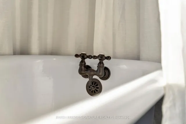 Additional image 30 of 23 Court St