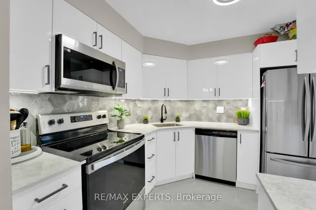 Additional image 15 of 61 Markbrook Lane Unit 404