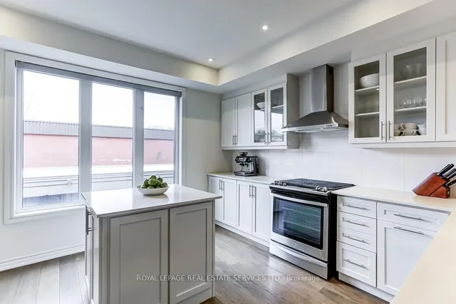 Additional image 5 of 80 Eastwood Park Gdns Unit 7