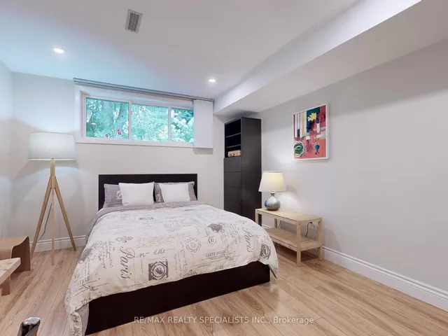 Additional image 33 of 1846 Steepbank Cres